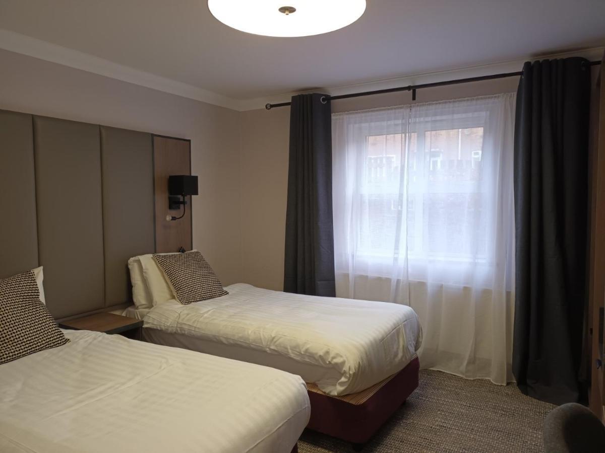 Corn Mill Lodge Hotel 리즈 외부 사진