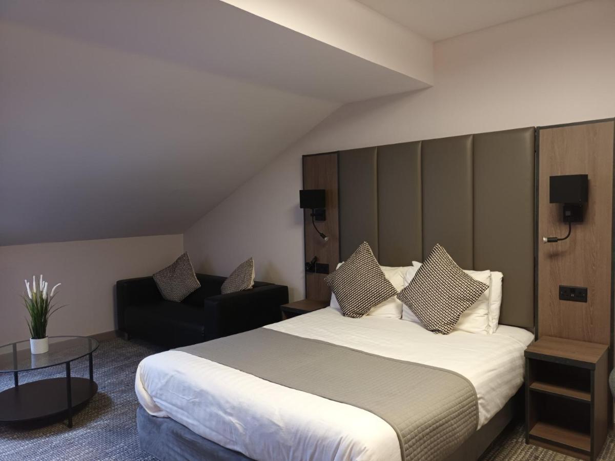 Corn Mill Lodge Hotel 리즈 외부 사진