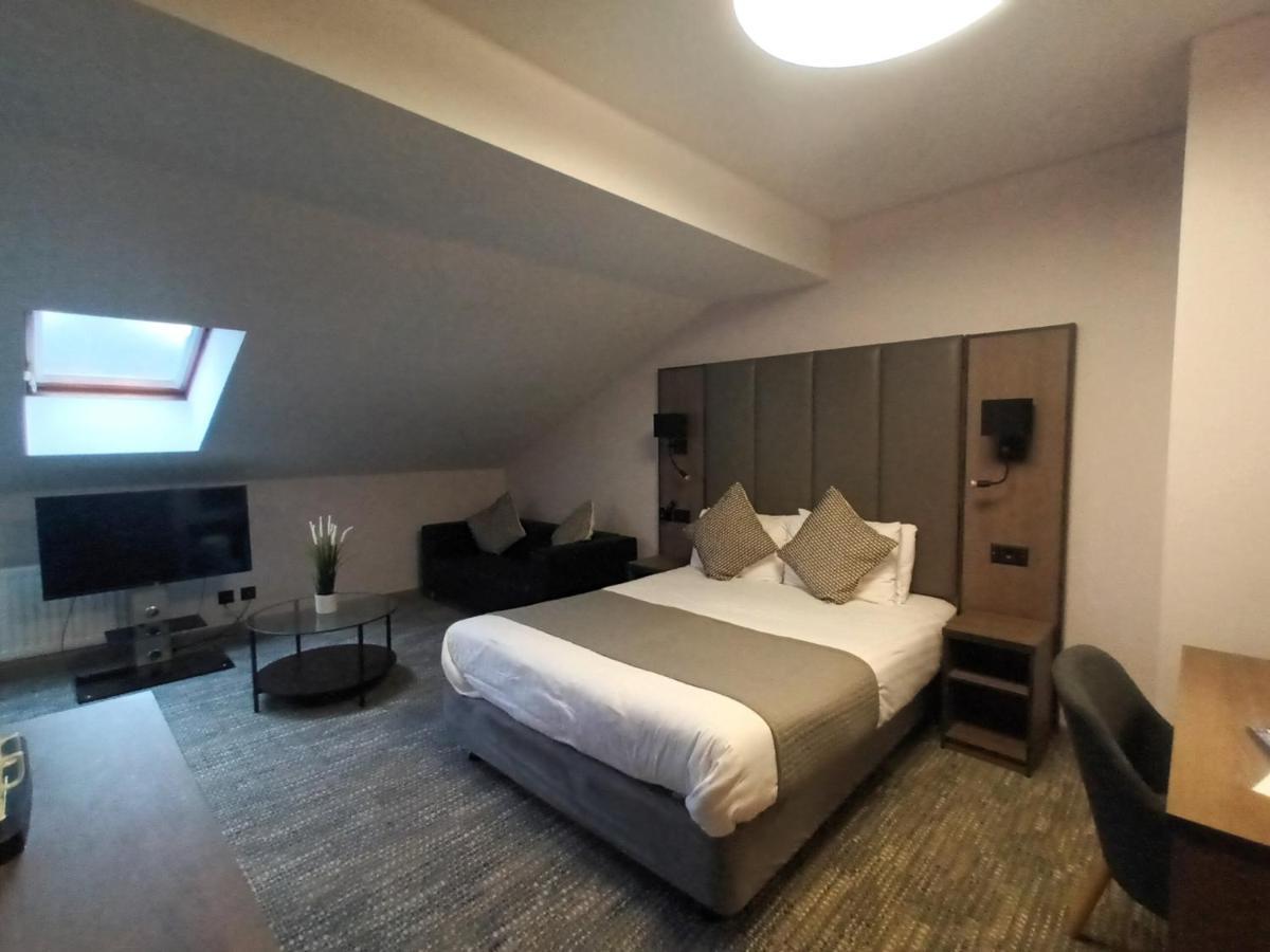 Corn Mill Lodge Hotel 리즈 외부 사진