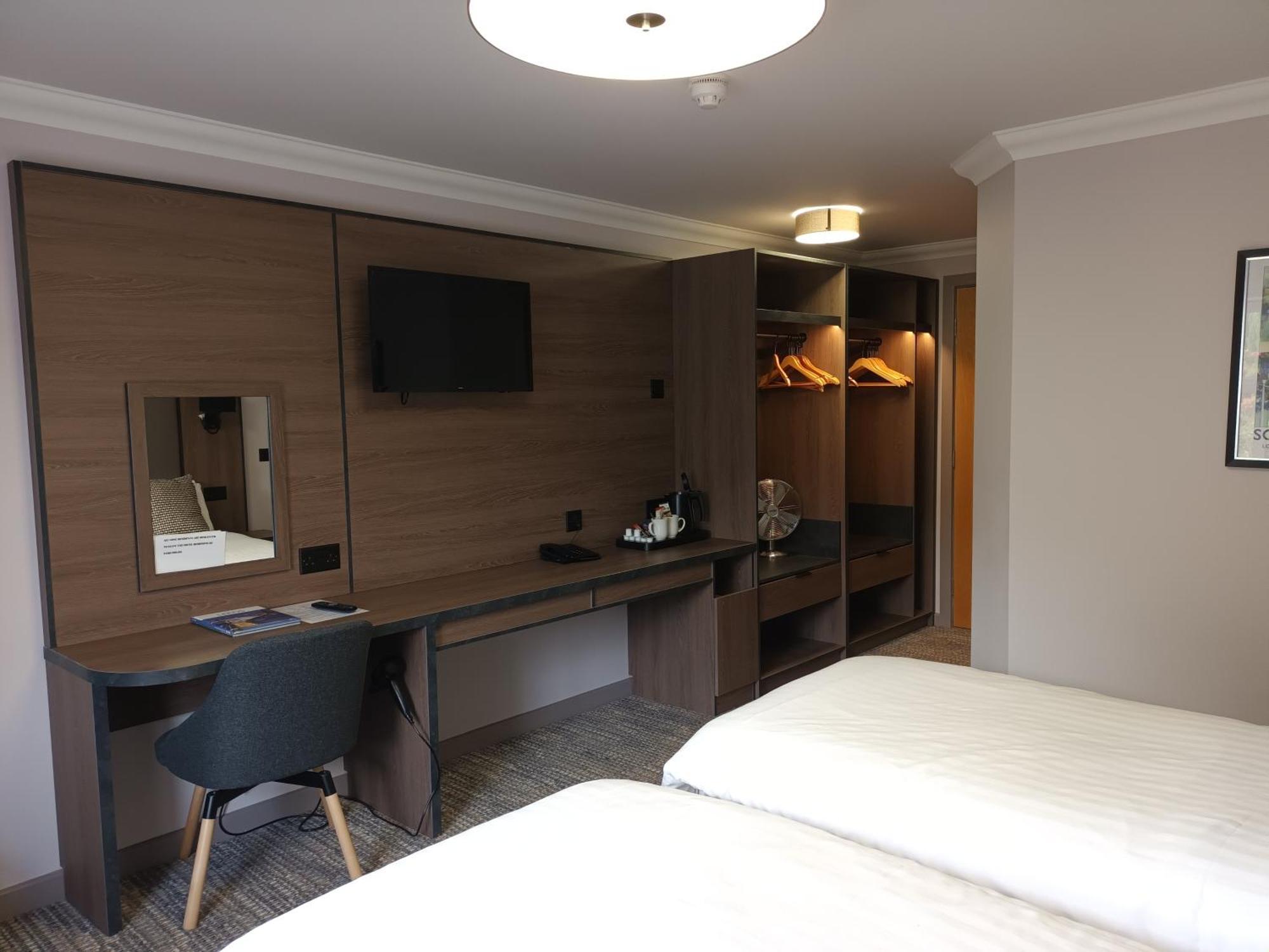 Corn Mill Lodge Hotel 리즈 외부 사진