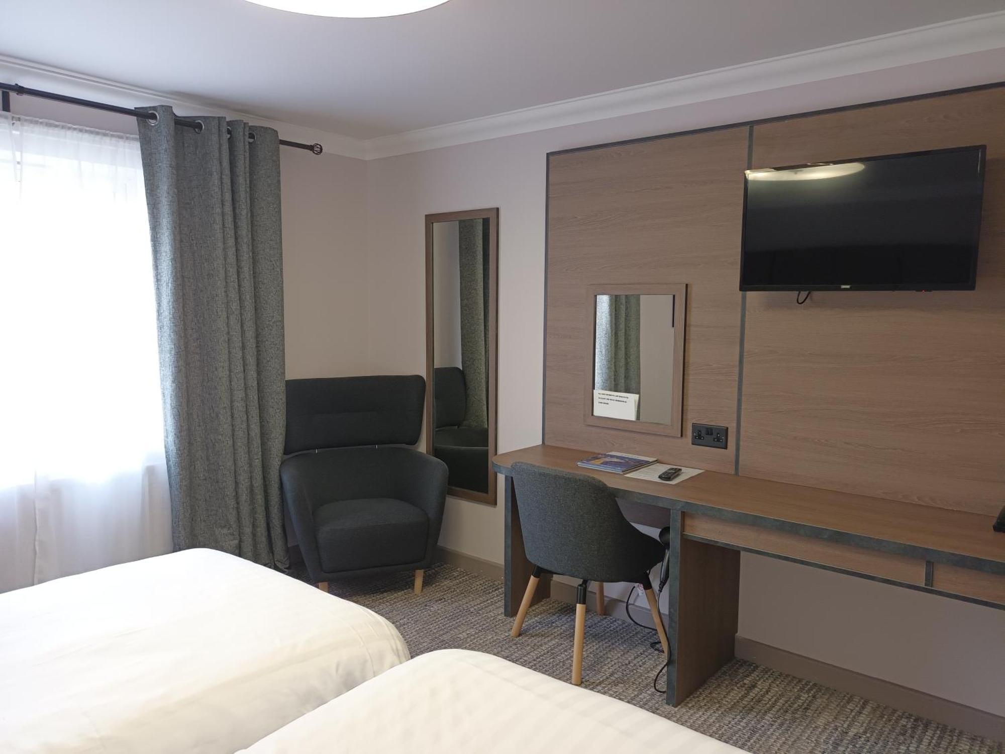 Corn Mill Lodge Hotel 리즈 외부 사진