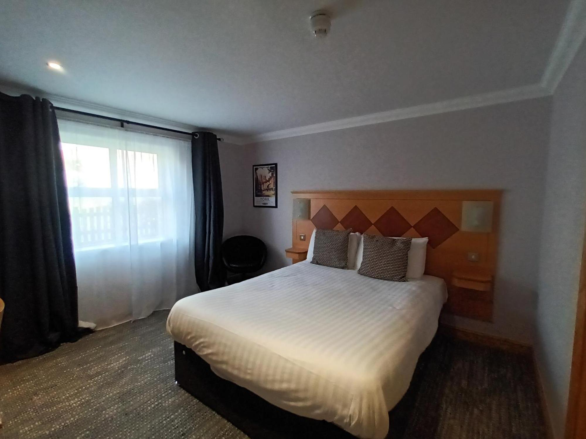 Corn Mill Lodge Hotel 리즈 외부 사진