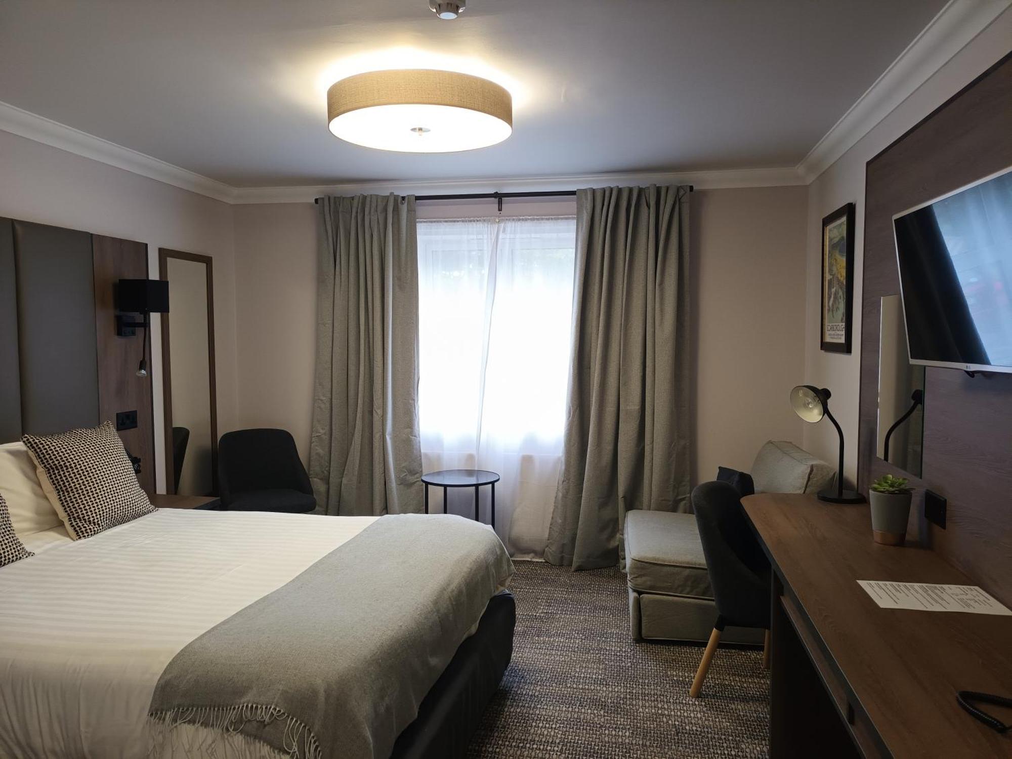 Corn Mill Lodge Hotel 리즈 외부 사진