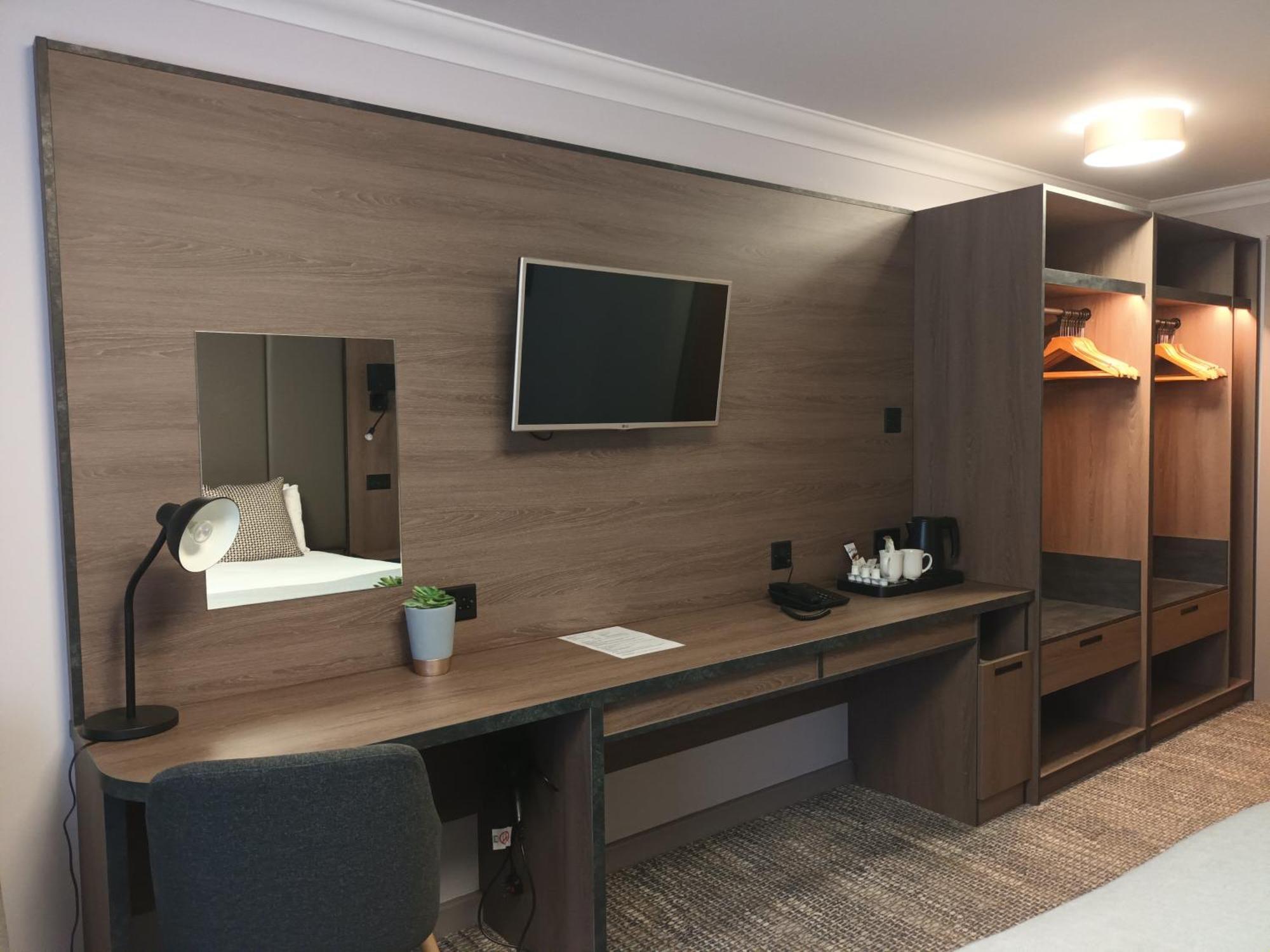 Corn Mill Lodge Hotel 리즈 외부 사진