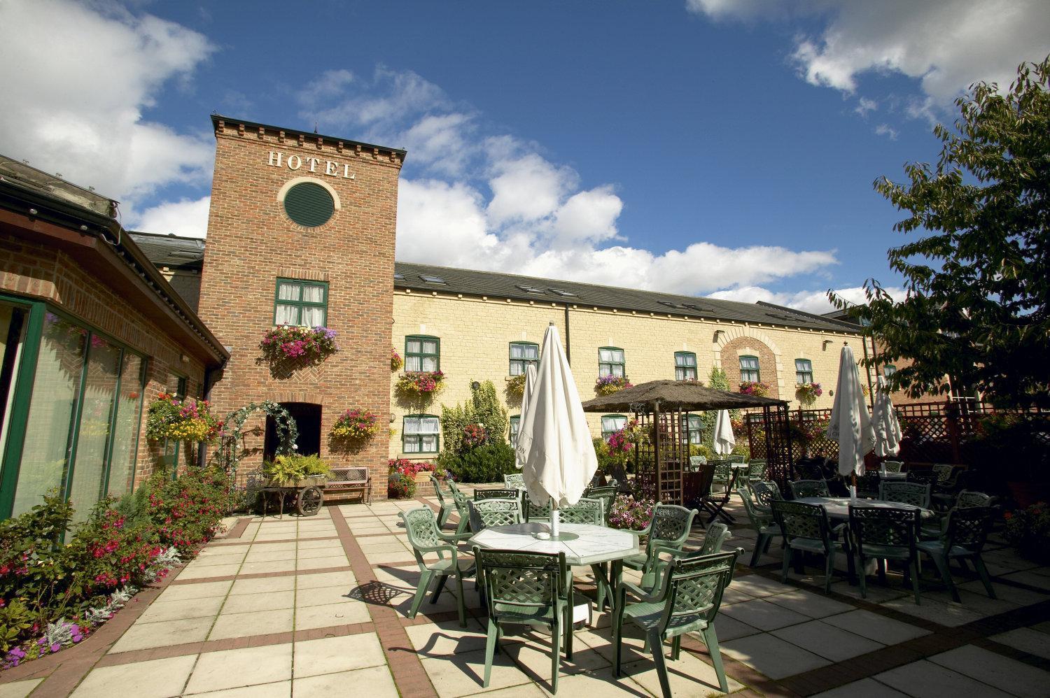 Corn Mill Lodge Hotel 리즈 외부 사진